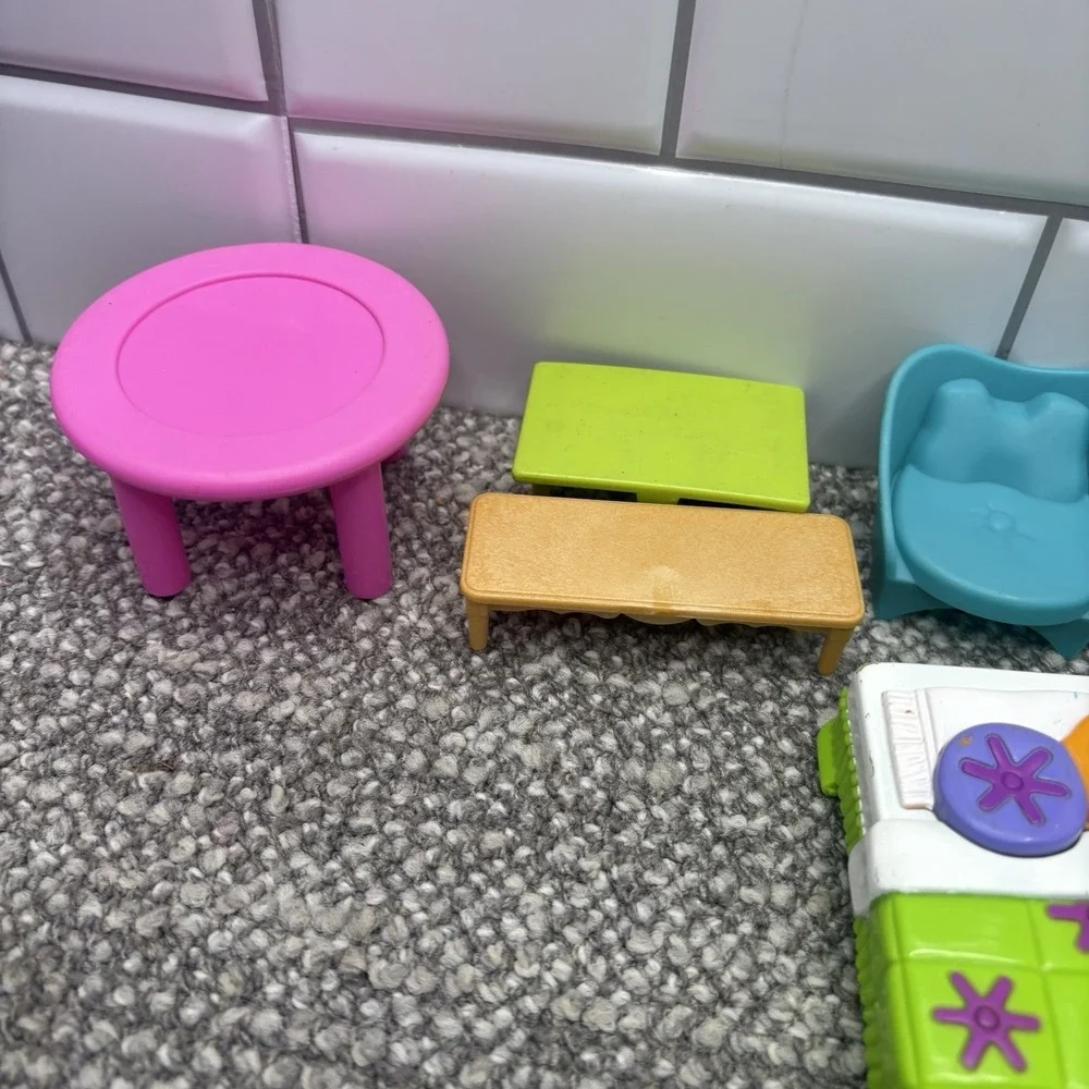 Polly Pocket VTG Rubber Clothes Boys And Girls Princesses Furniture Collectible